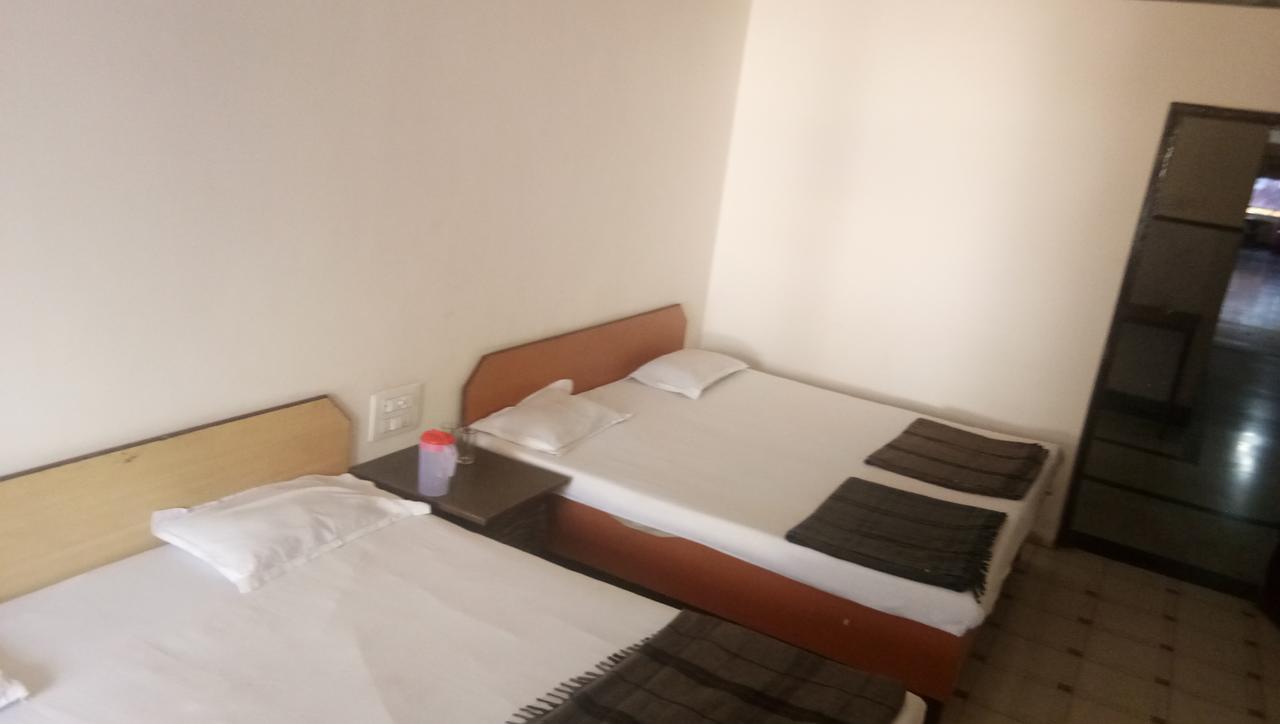 Grand Galaxy Hotel Krishna Nashik Extérieur photo