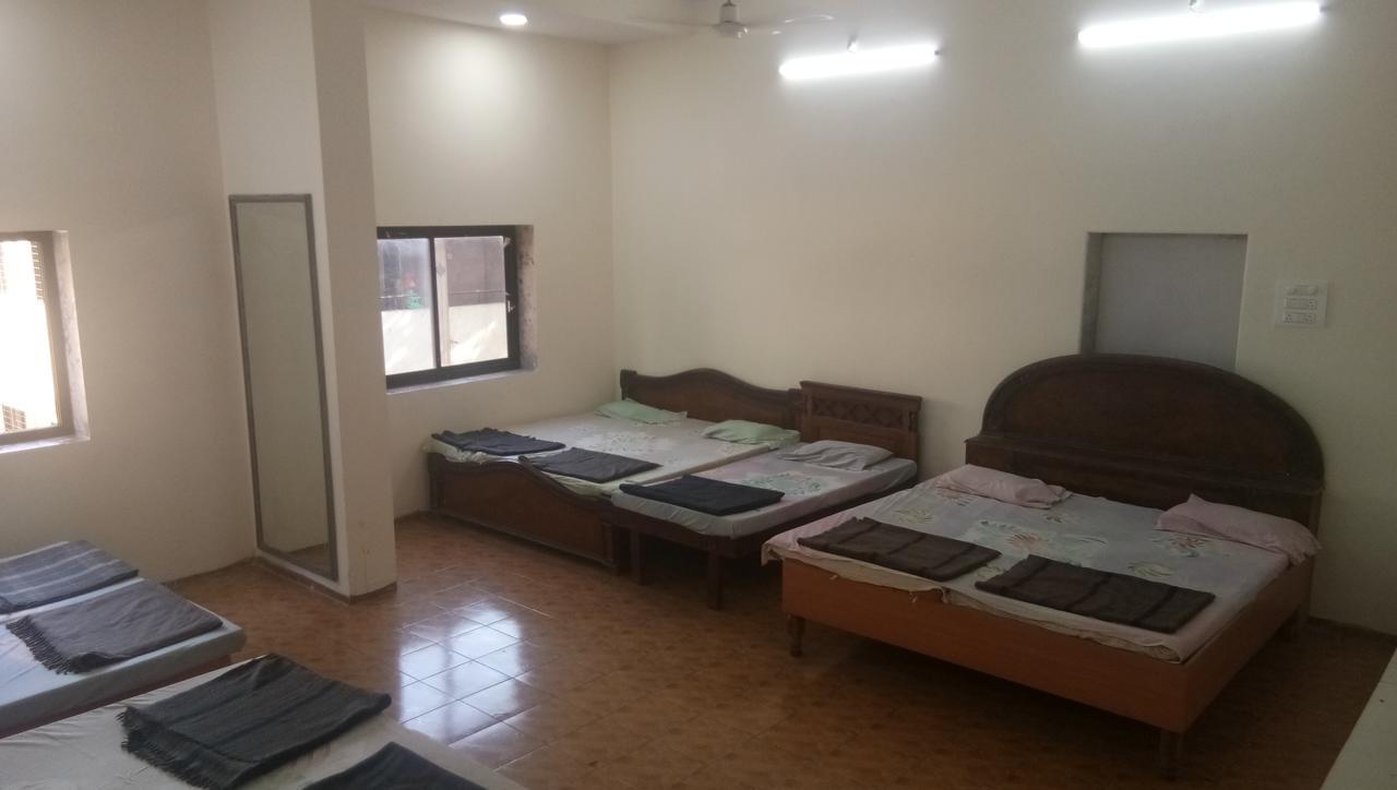 Grand Galaxy Hotel Krishna Nashik Extérieur photo